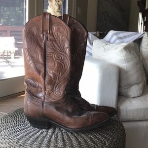 Perfect condition Dan Post leather cowboy boots.